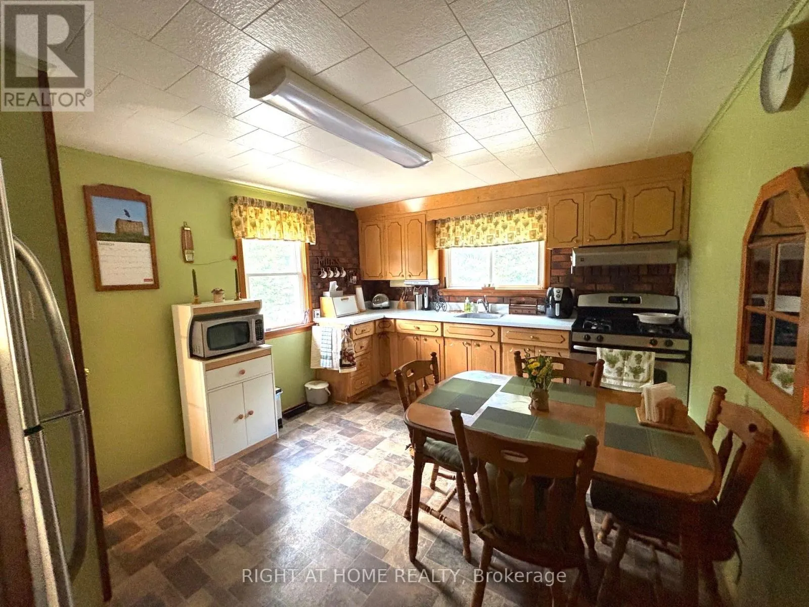 145853 GREY ROAD 12