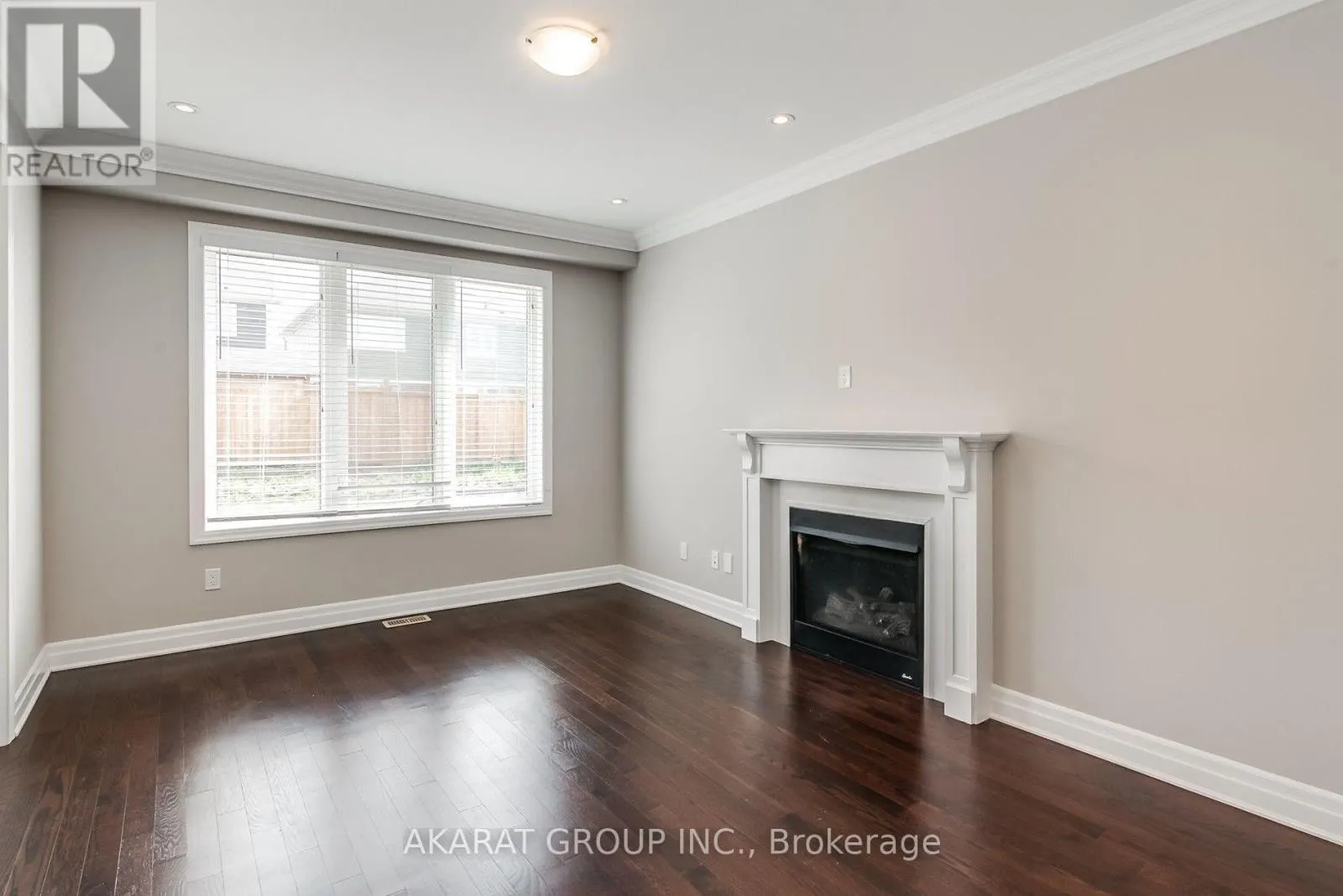 31 PICKETT PLACE