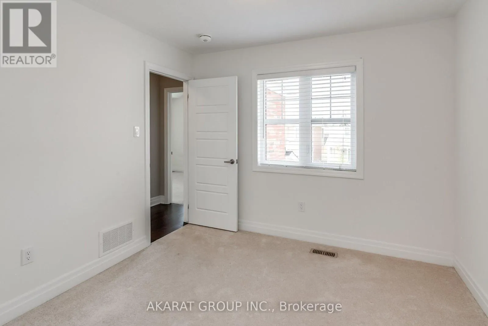 31 PICKETT PLACE