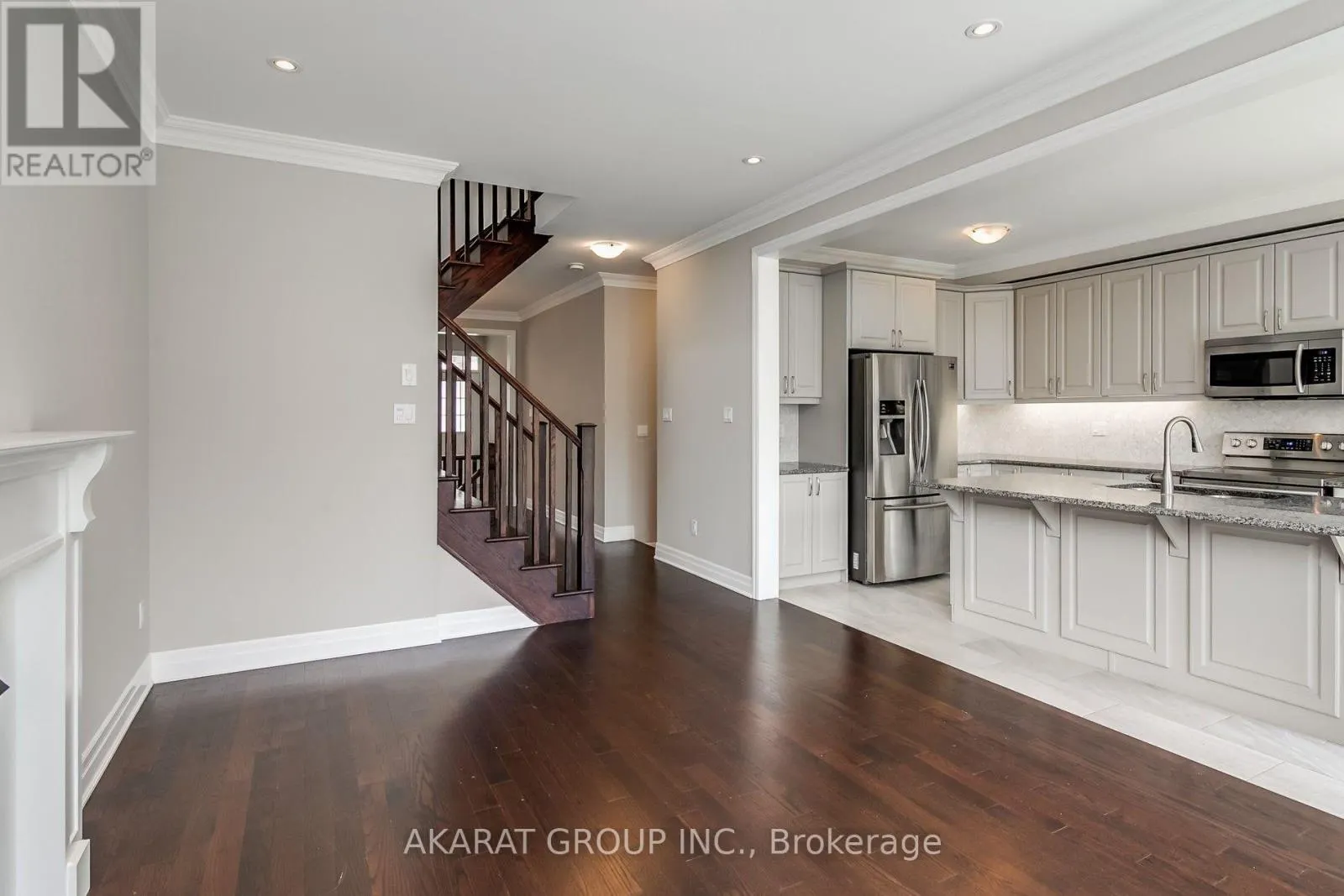 31 PICKETT PLACE