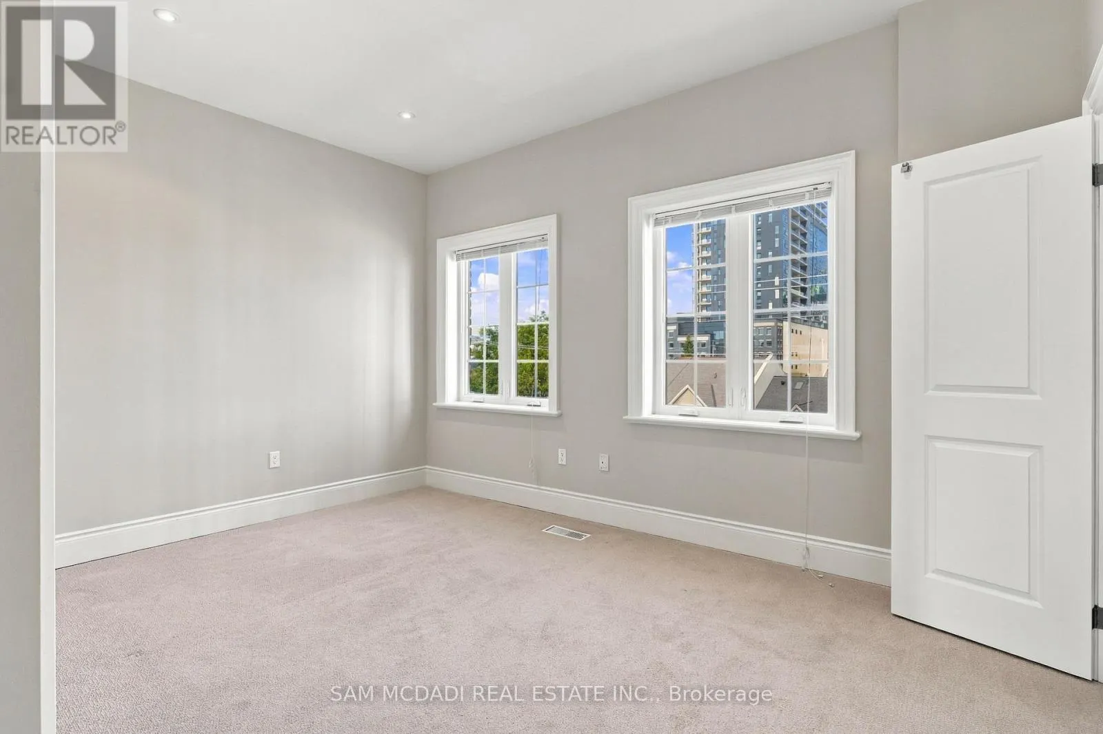 305 - 133 PARK STREET
