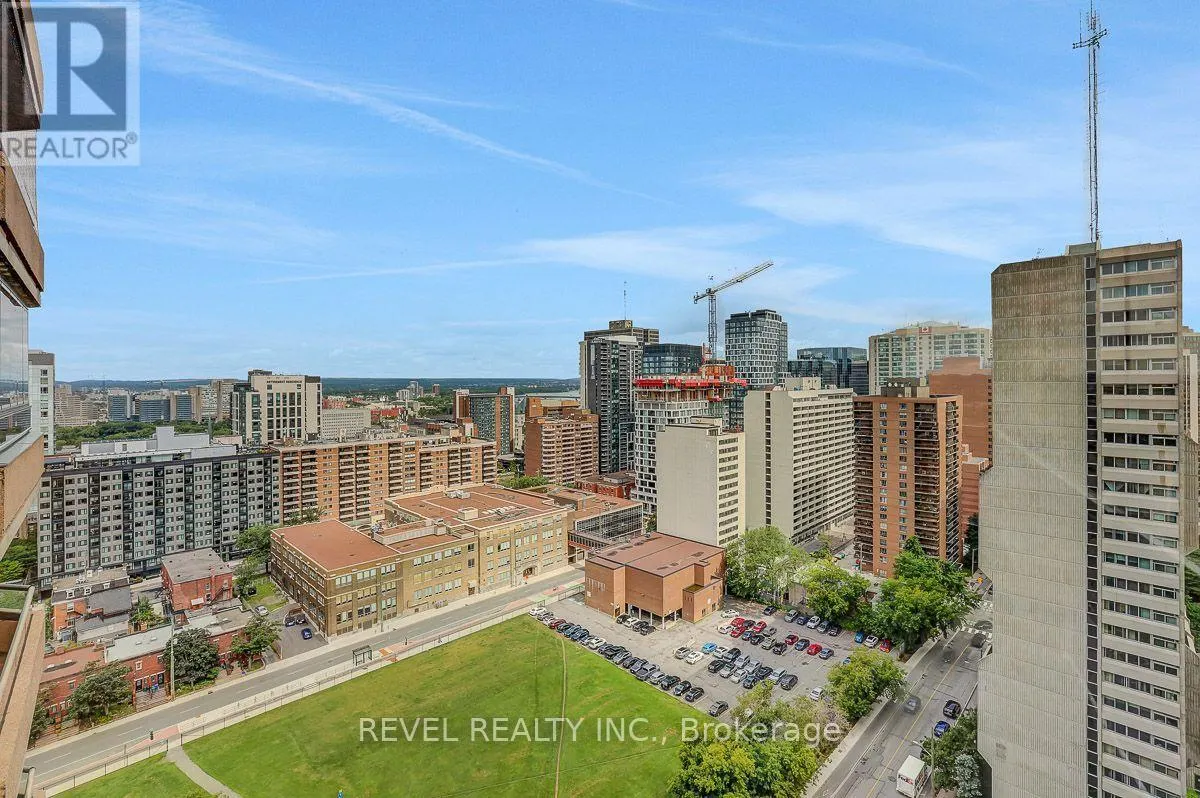 2003 - 556 LAURIER AVENUE W