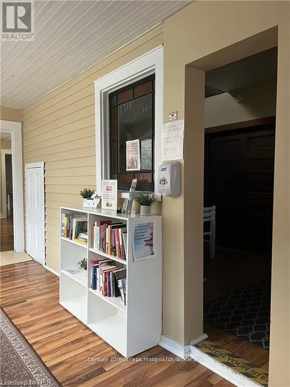 LOWER UNIT - 355 RIDGE ROAD N #Lower Unit