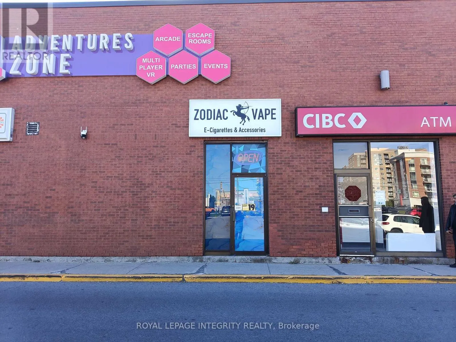 A01010A - 1642 MERIVALE ROAD