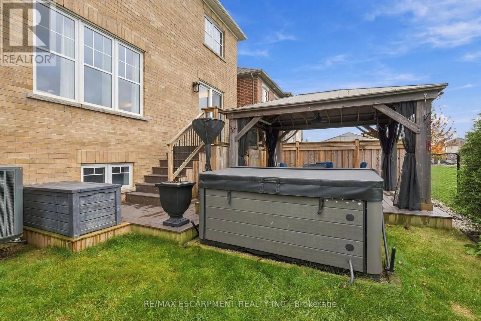 23 FOREST RIDGE AVENUE