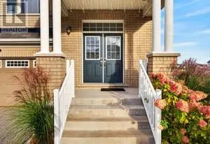 7 PICKETT PLACE