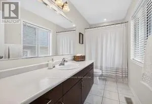7 PICKETT PLACE