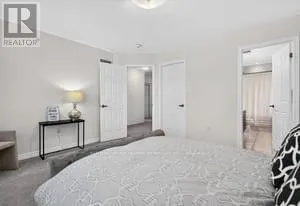 7 PICKETT PLACE