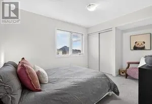 7 PICKETT PLACE