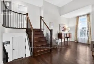 7 PICKETT PLACE