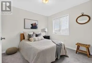 7 PICKETT PLACE