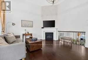 7 PICKETT PLACE
