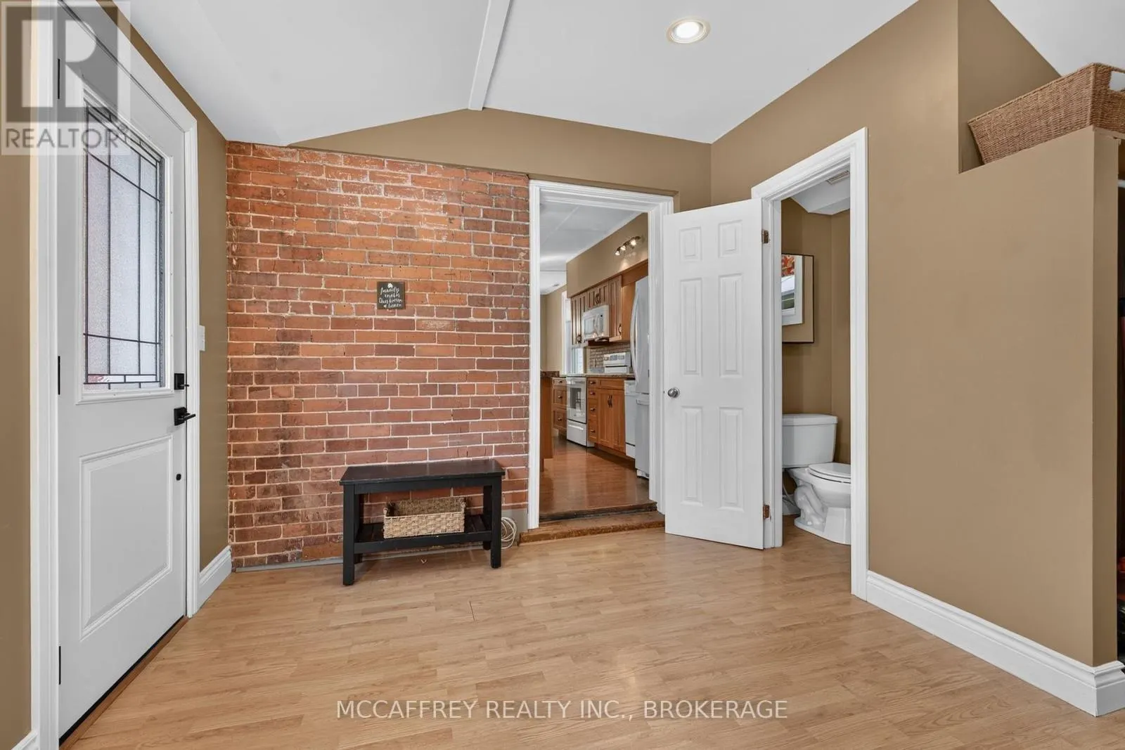 2 BRIGGS STREET
