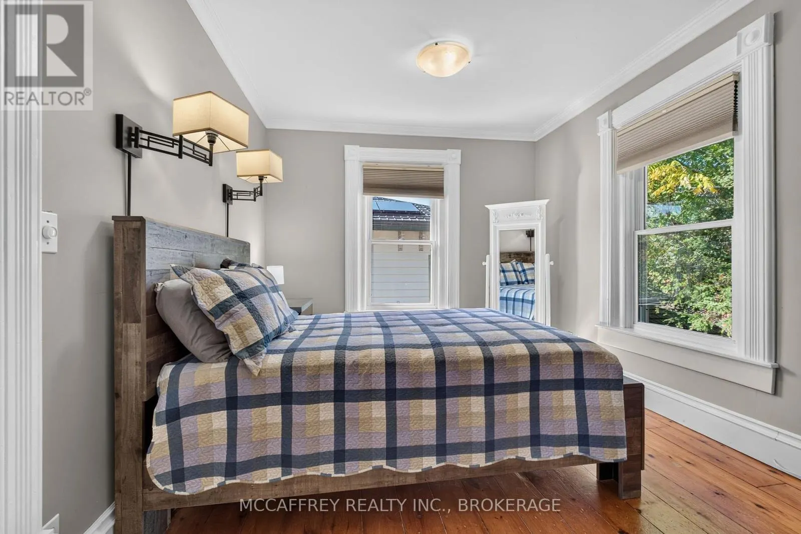 2 BRIGGS STREET