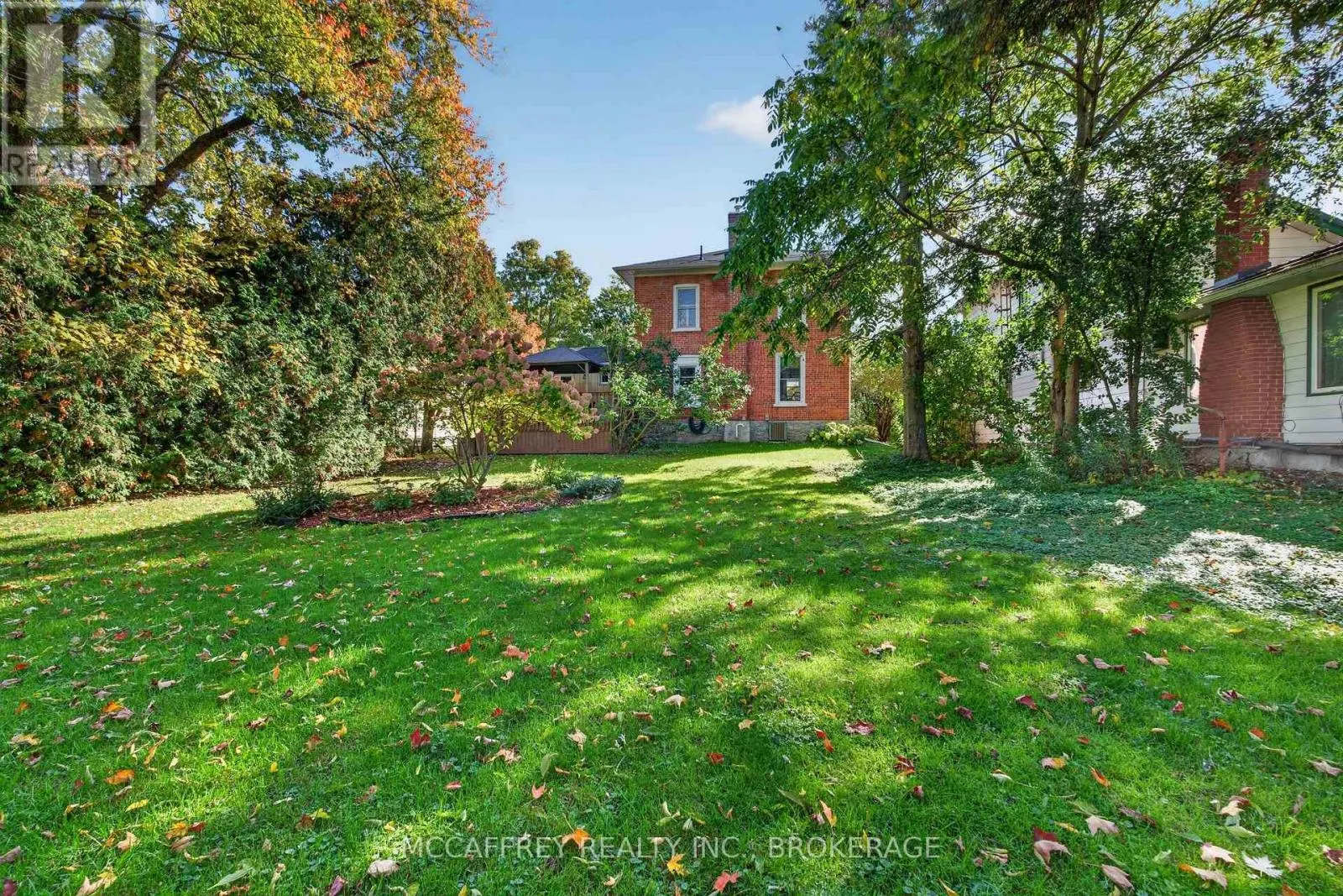 2 BRIGGS STREET