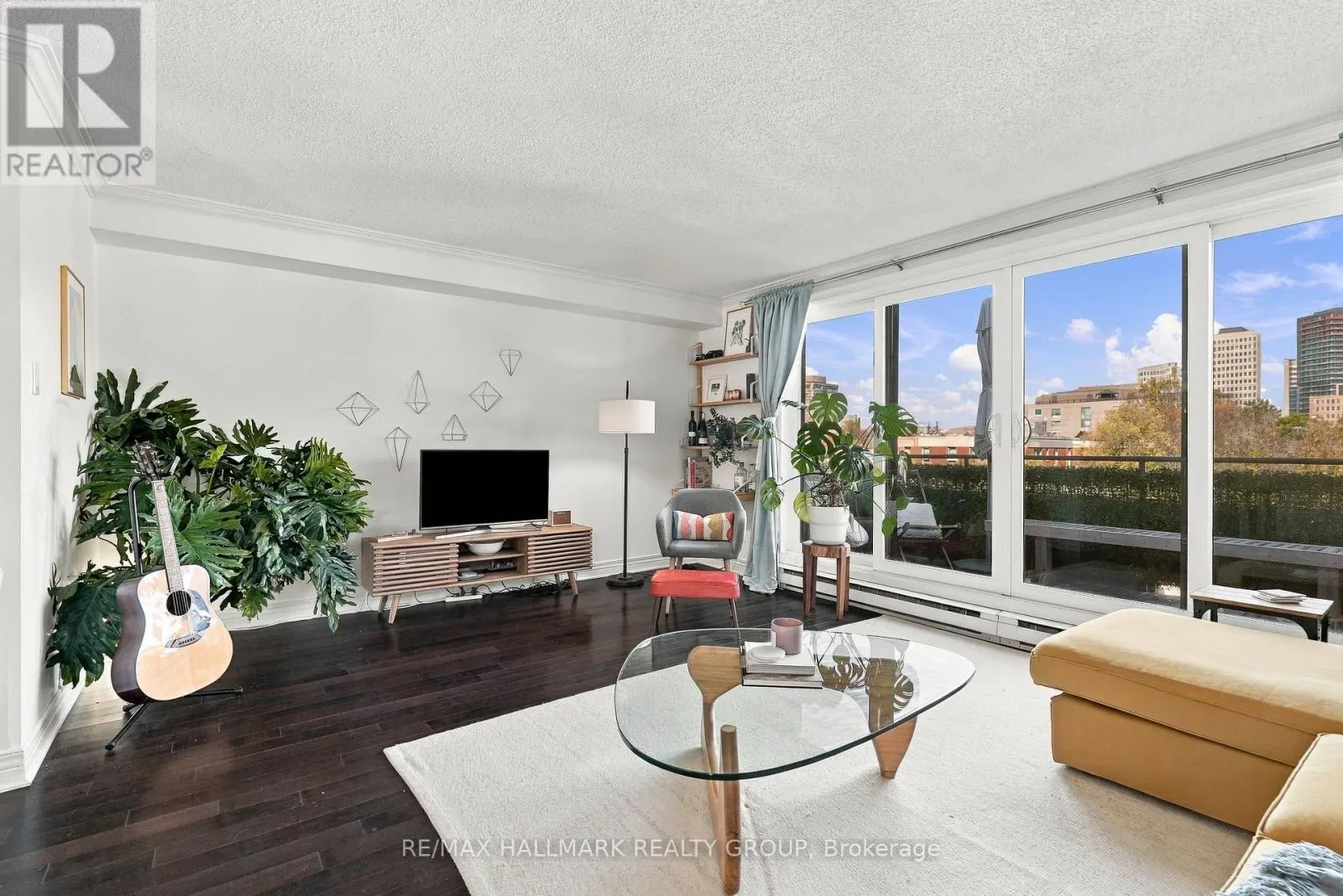 401 - 959 NORTH RIVER ROAD