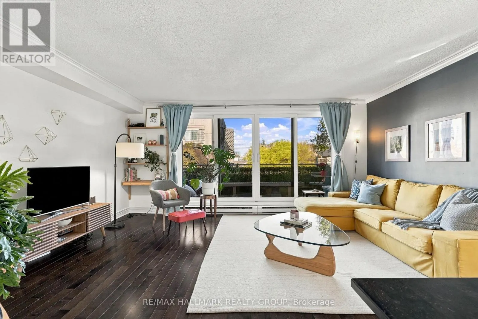 401 - 959 NORTH RIVER ROAD