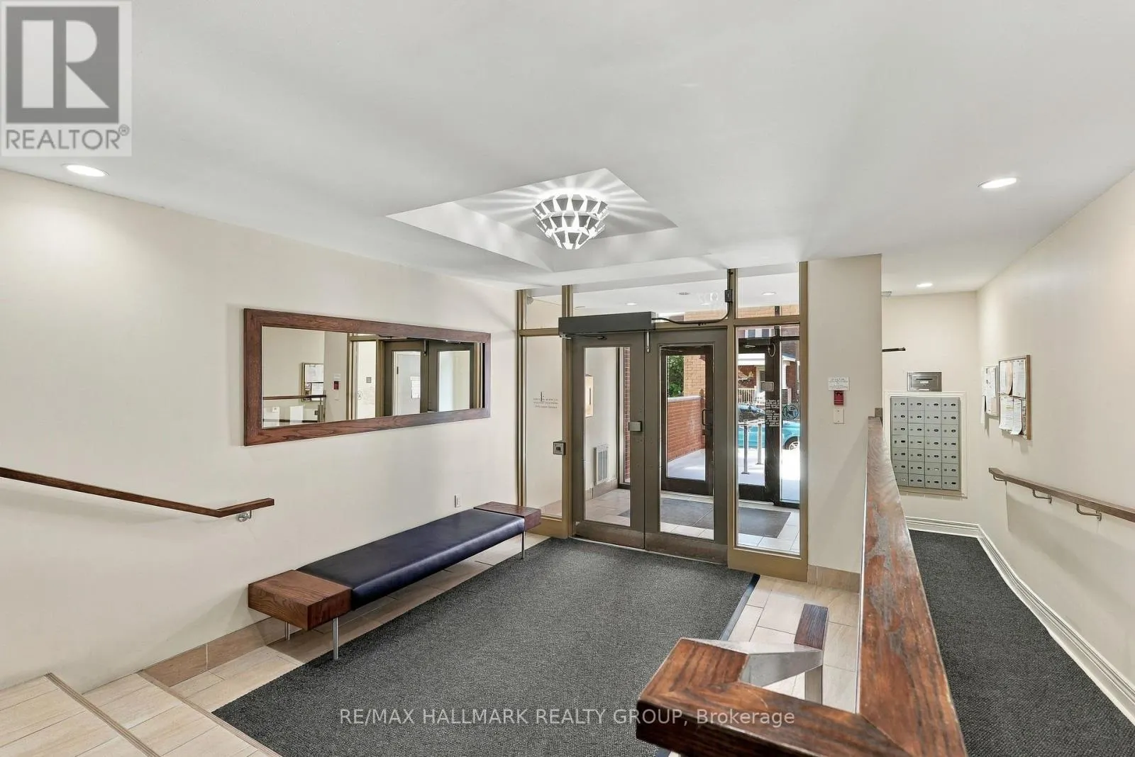 401 - 959 NORTH RIVER ROAD