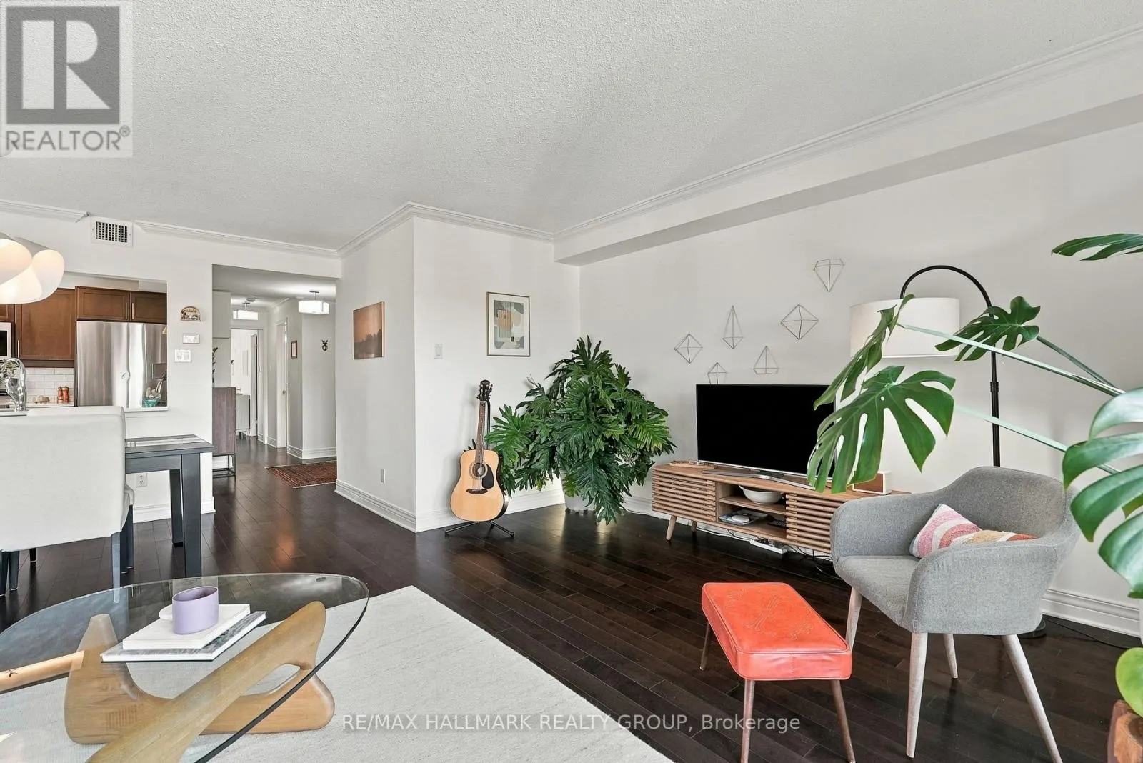 401 - 959 NORTH RIVER ROAD