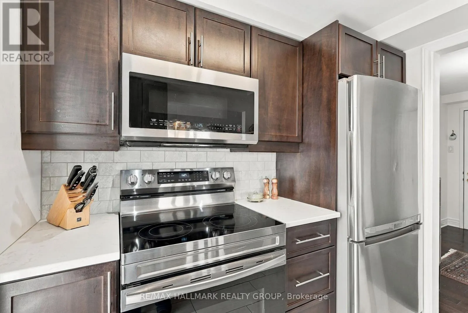 401 - 959 NORTH RIVER ROAD