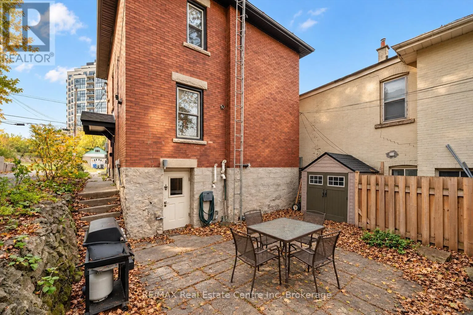 11 NEEVE STREET