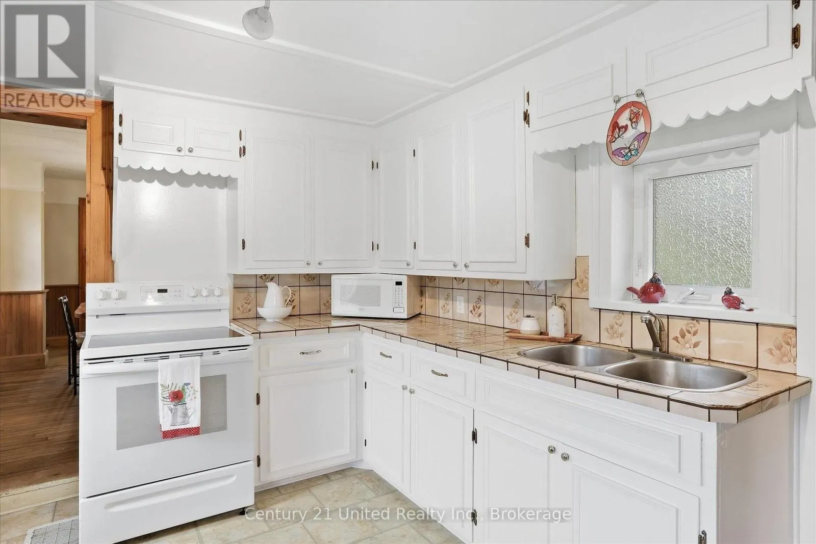 164 HILLSIDE DRIVE