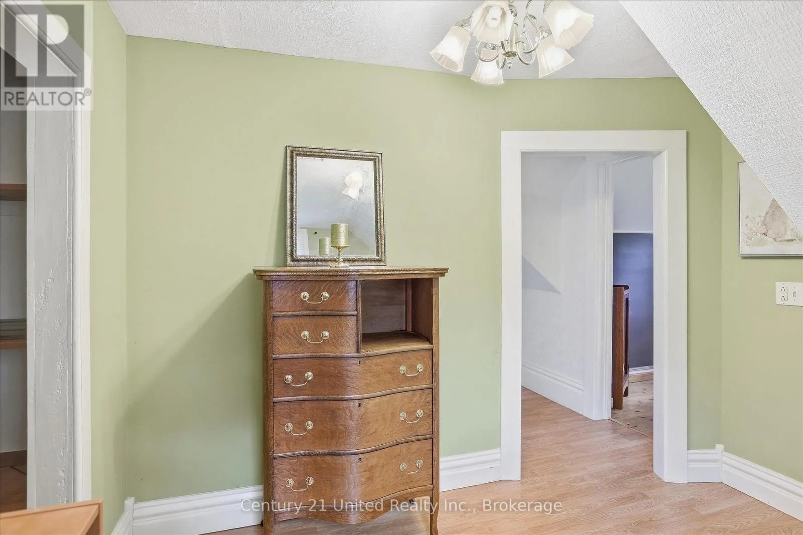 164 HILLSIDE DRIVE