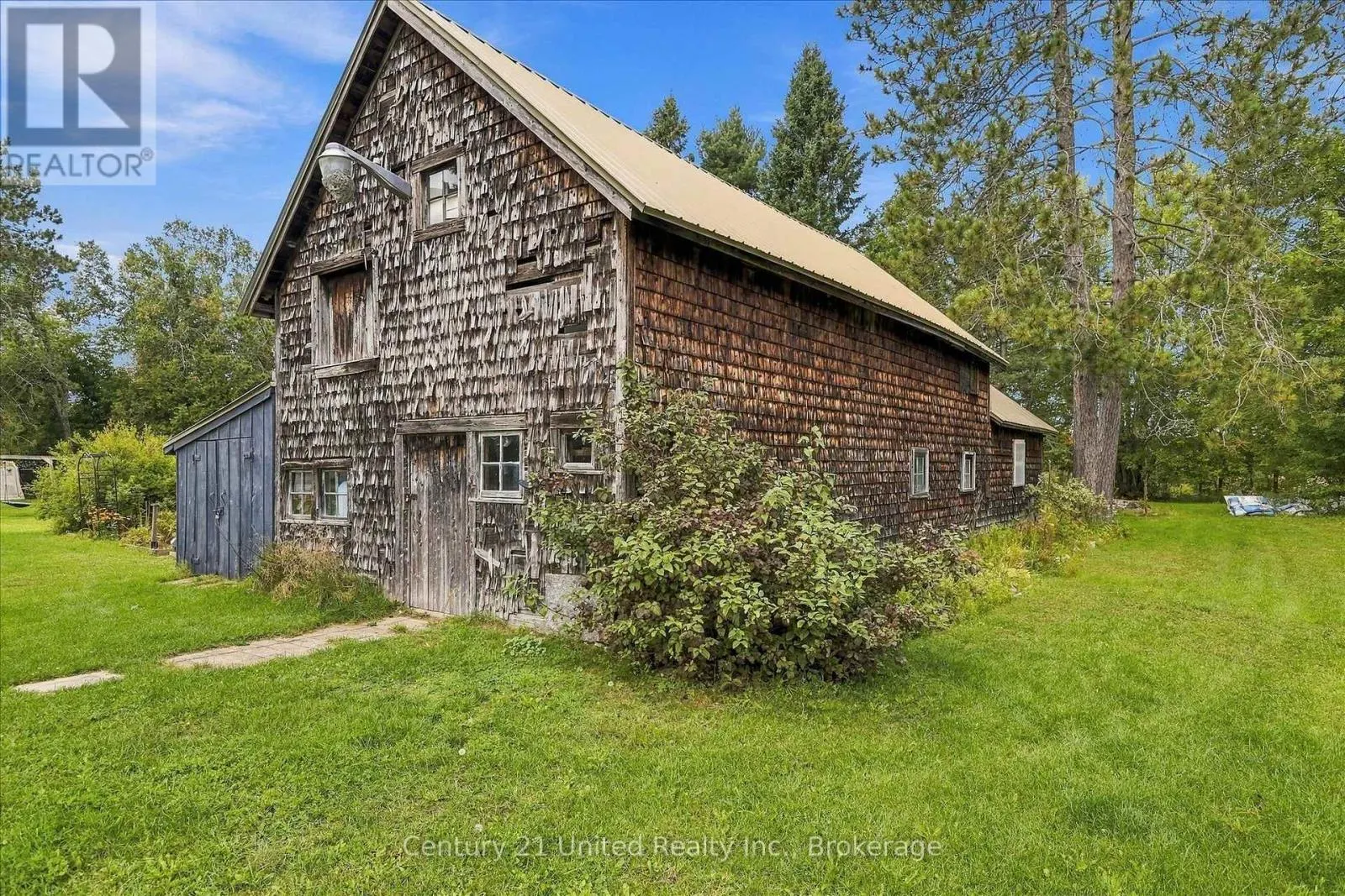 164 HILLSIDE DRIVE