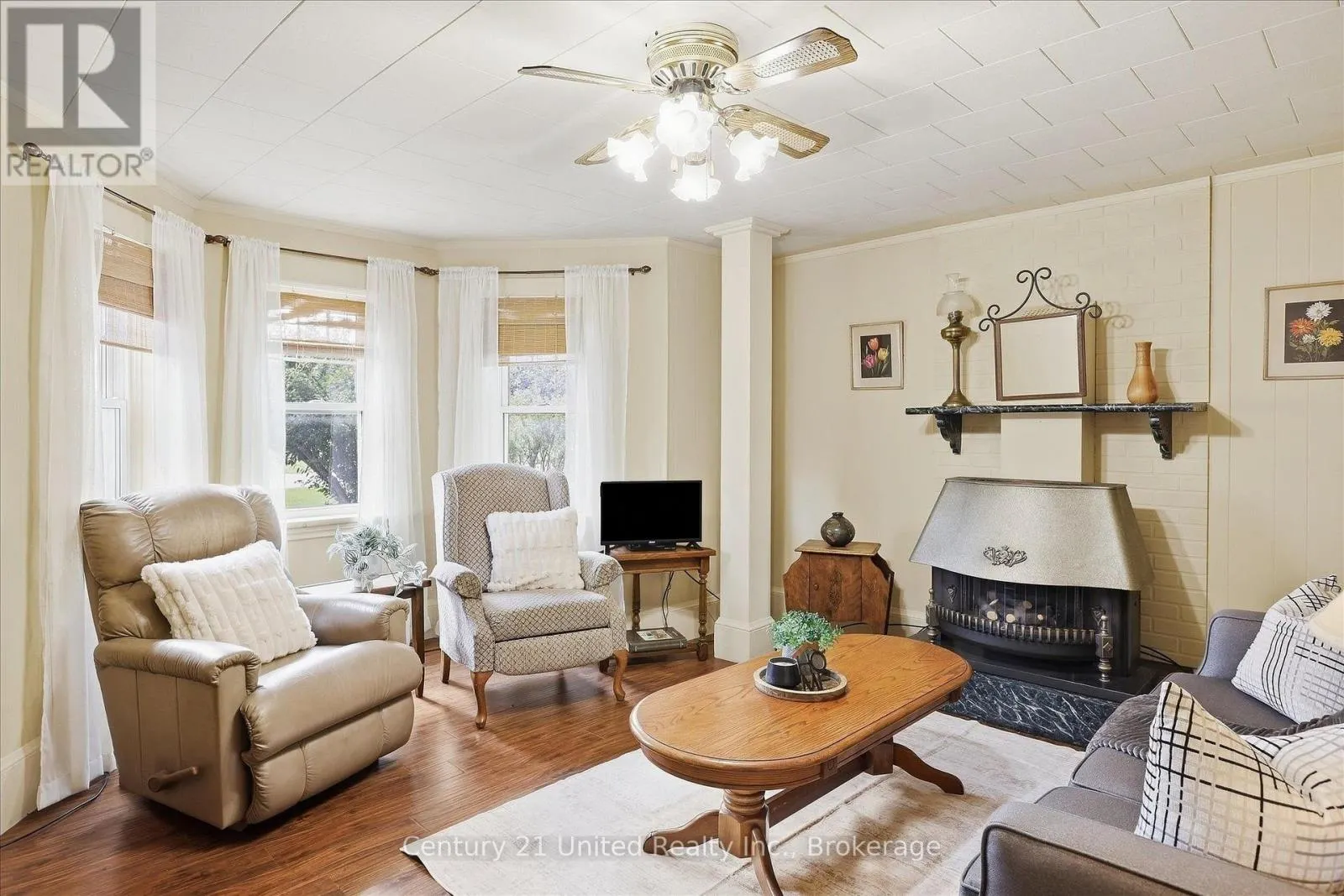 164 HILLSIDE DRIVE