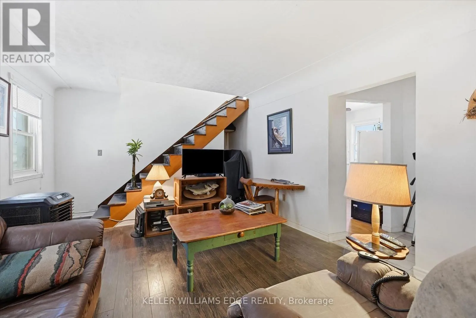 72 KING STREET E