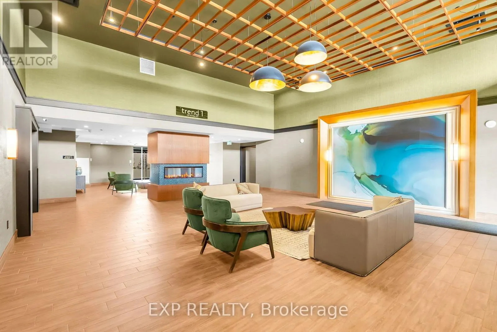711 - 450 DUNDAS STREET EAST STREET