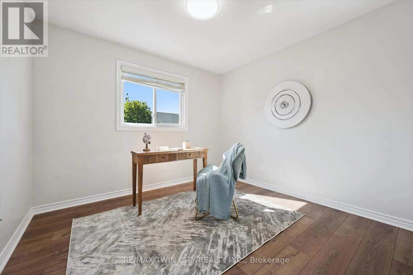 24 - 555 CHABLIS DRIVE
