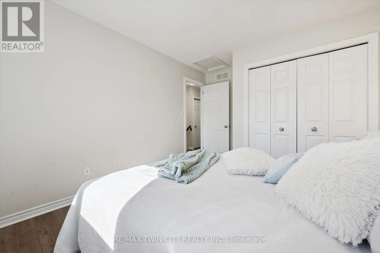 24 - 555 CHABLIS DRIVE
