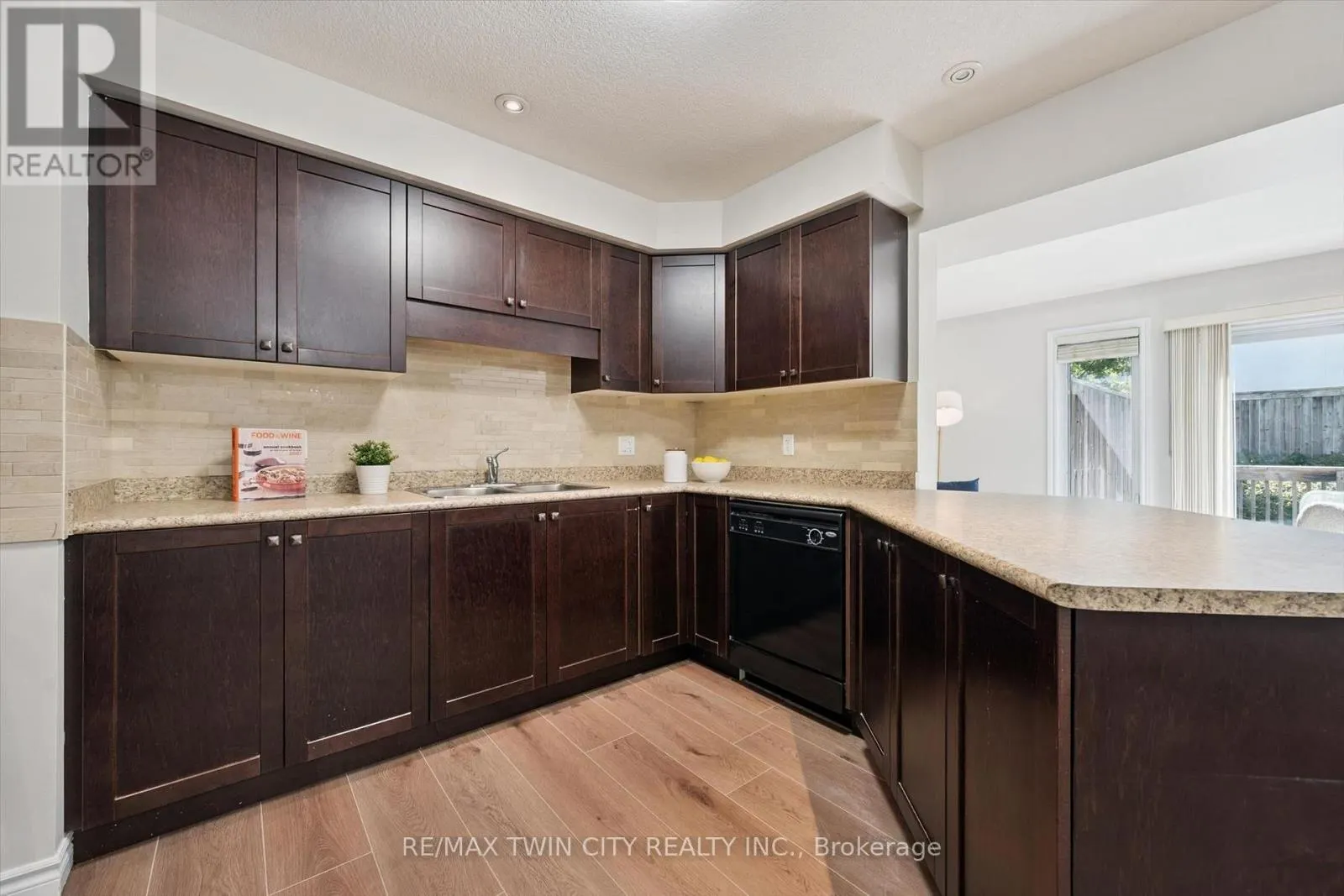 24 - 555 CHABLIS DRIVE