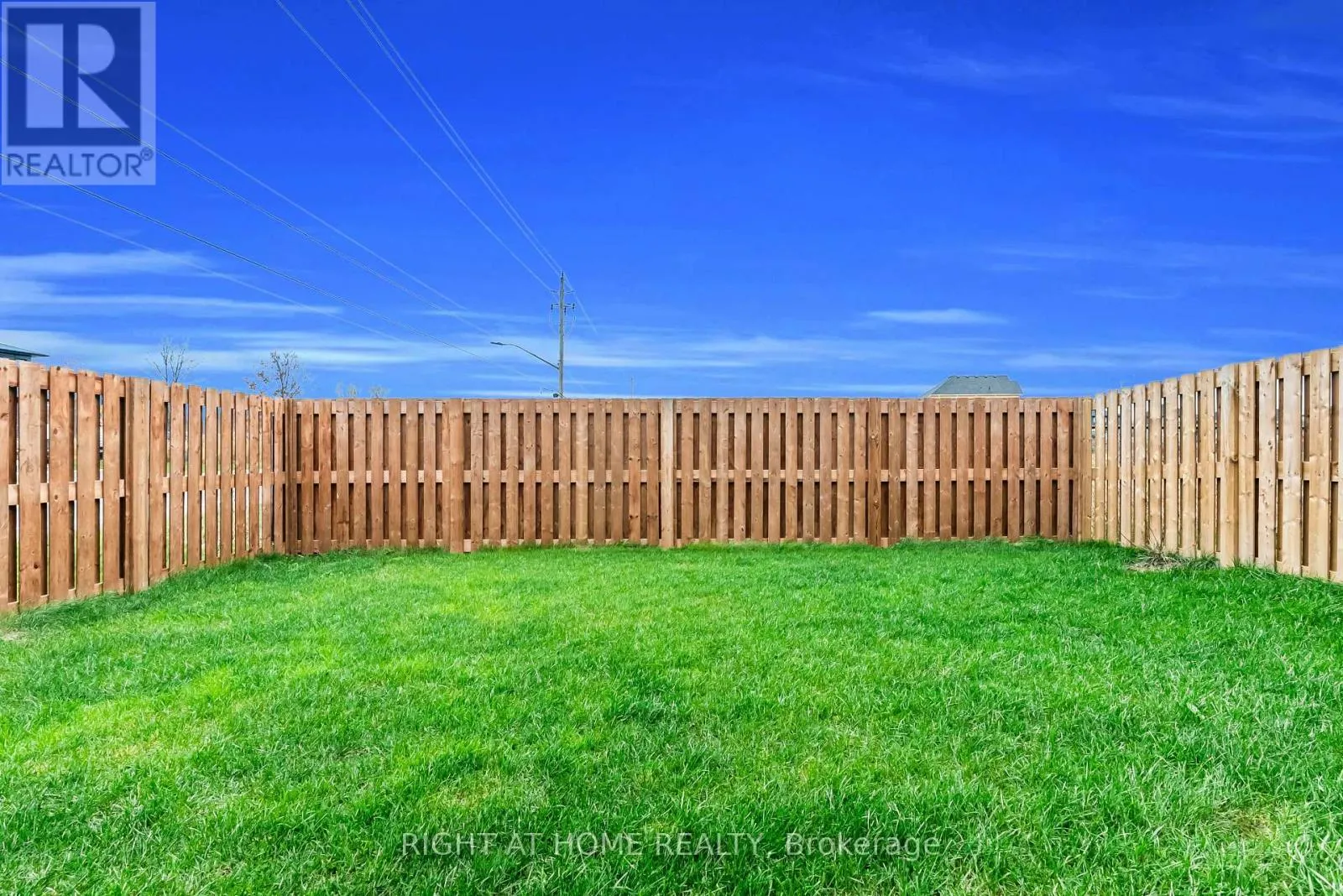 4 WEST CREEK COURT
