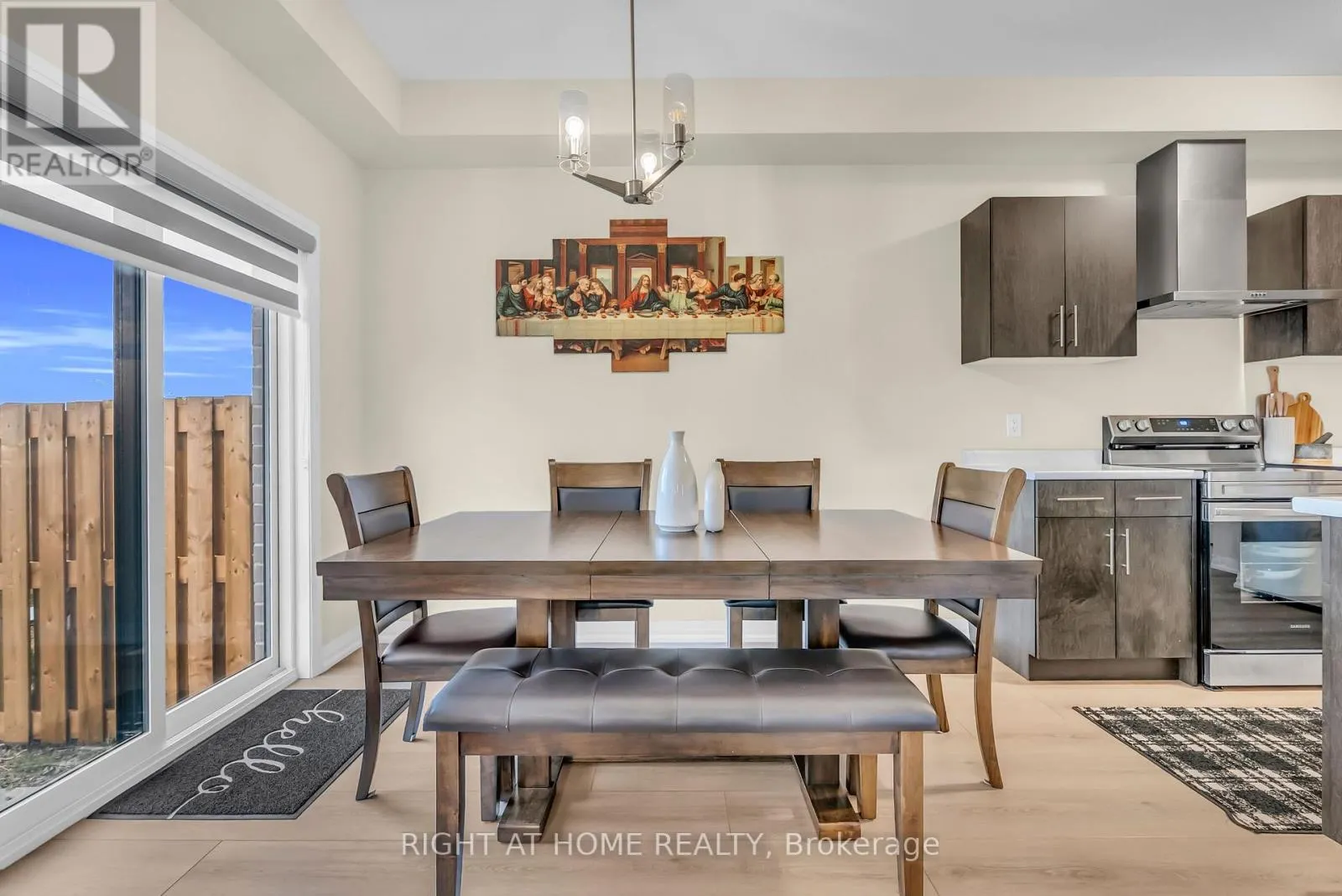 4 WEST CREEK COURT