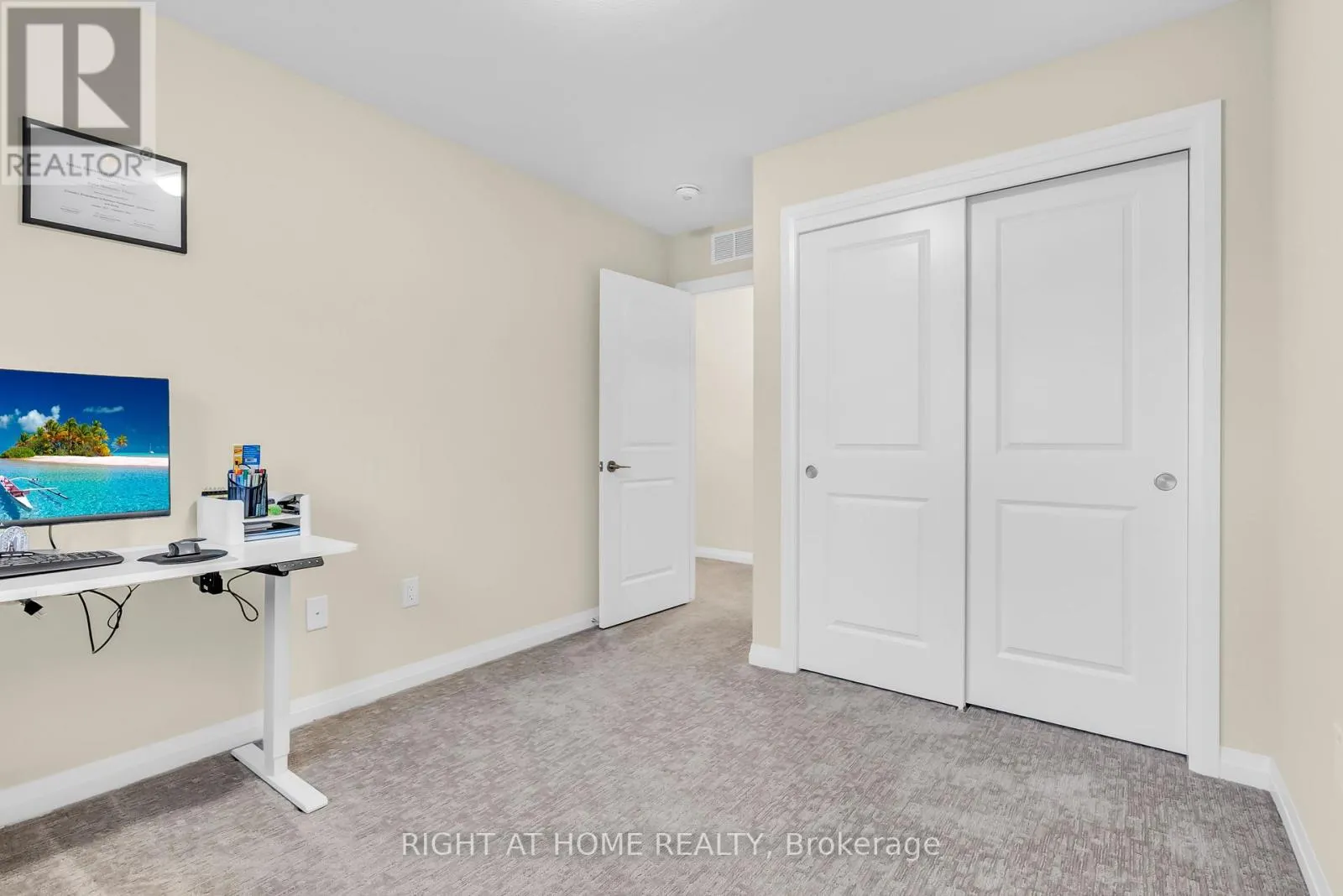 4 WEST CREEK COURT