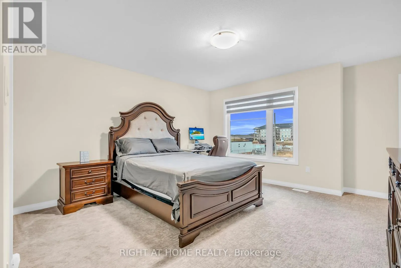 4 WEST CREEK COURT