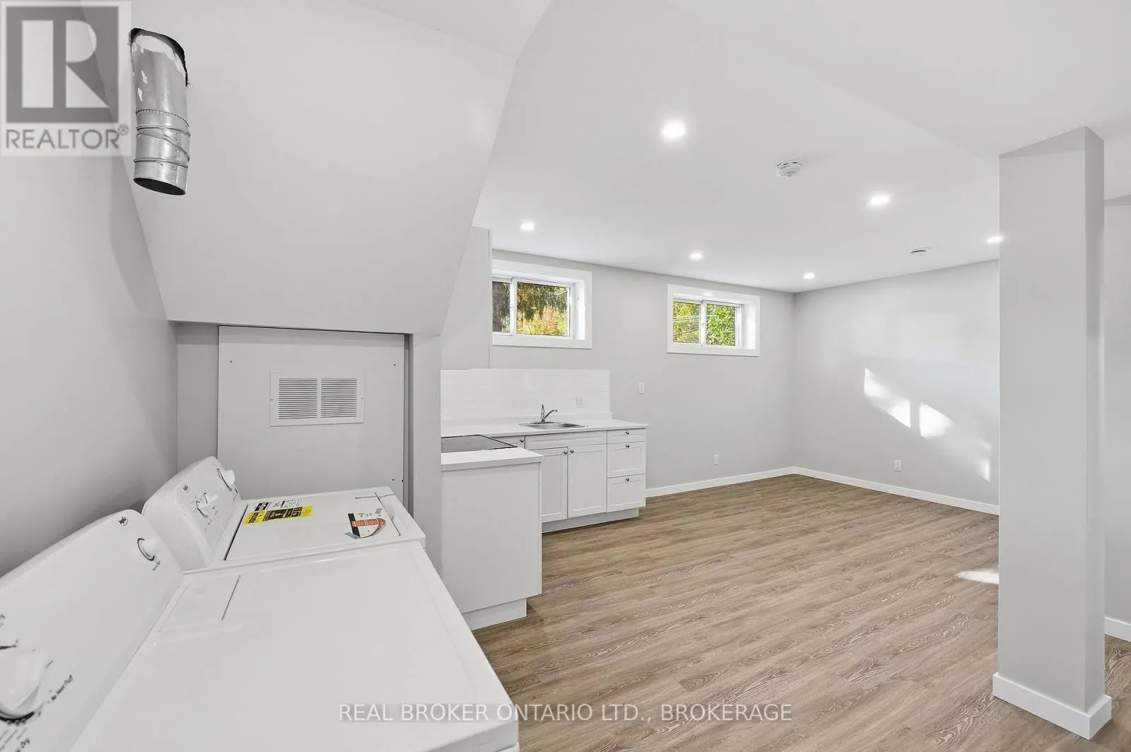 759 HIGH GATE PARK DRIVE