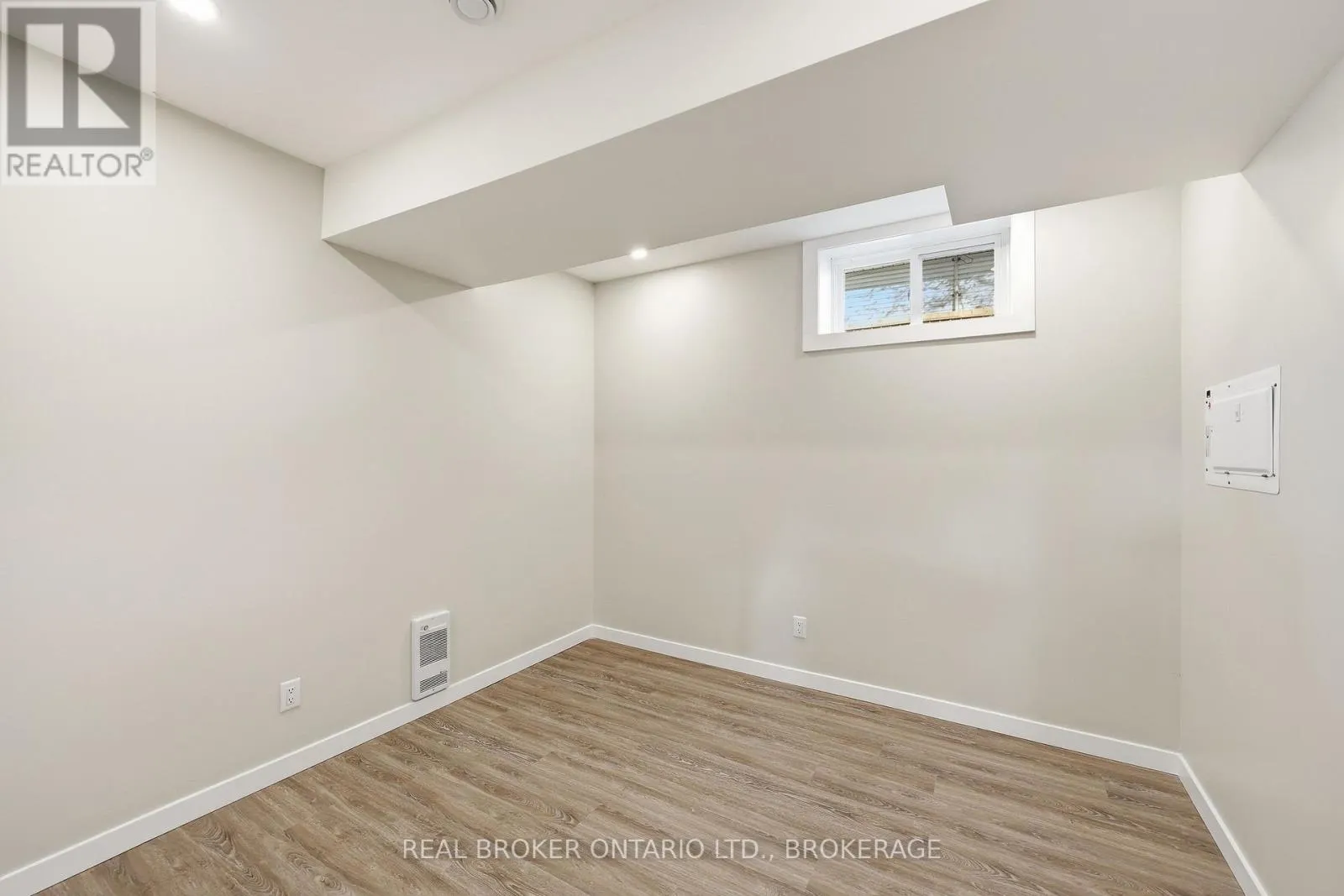 759 HIGH GATE PARK DRIVE