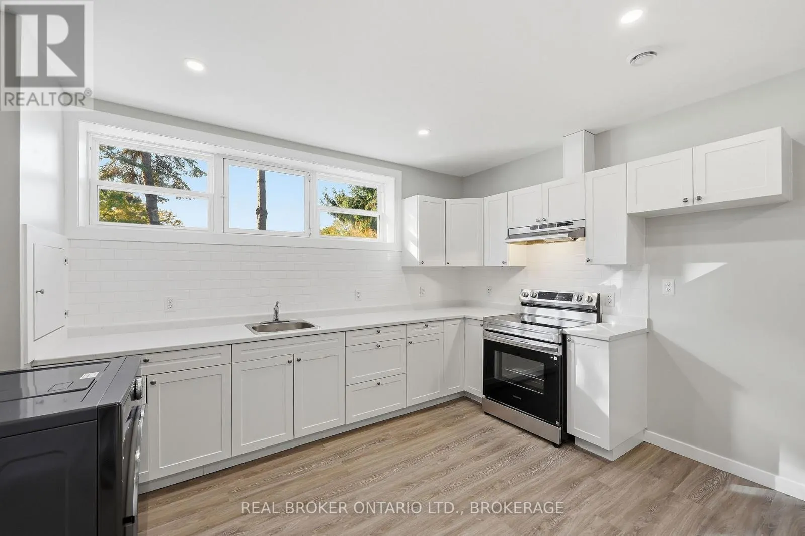 759 HIGH GATE PARK DRIVE
