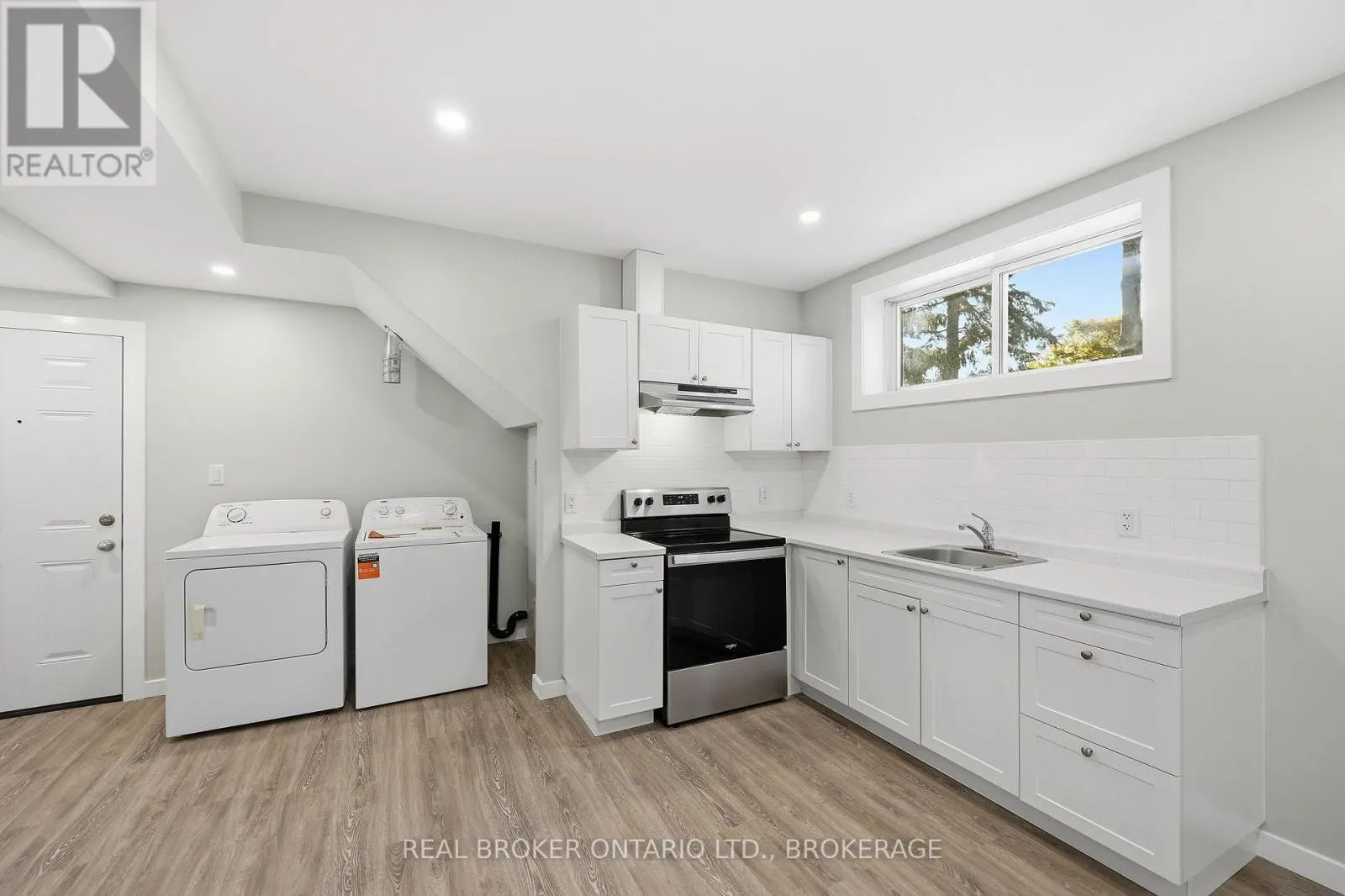 759 HIGH GATE PARK DRIVE