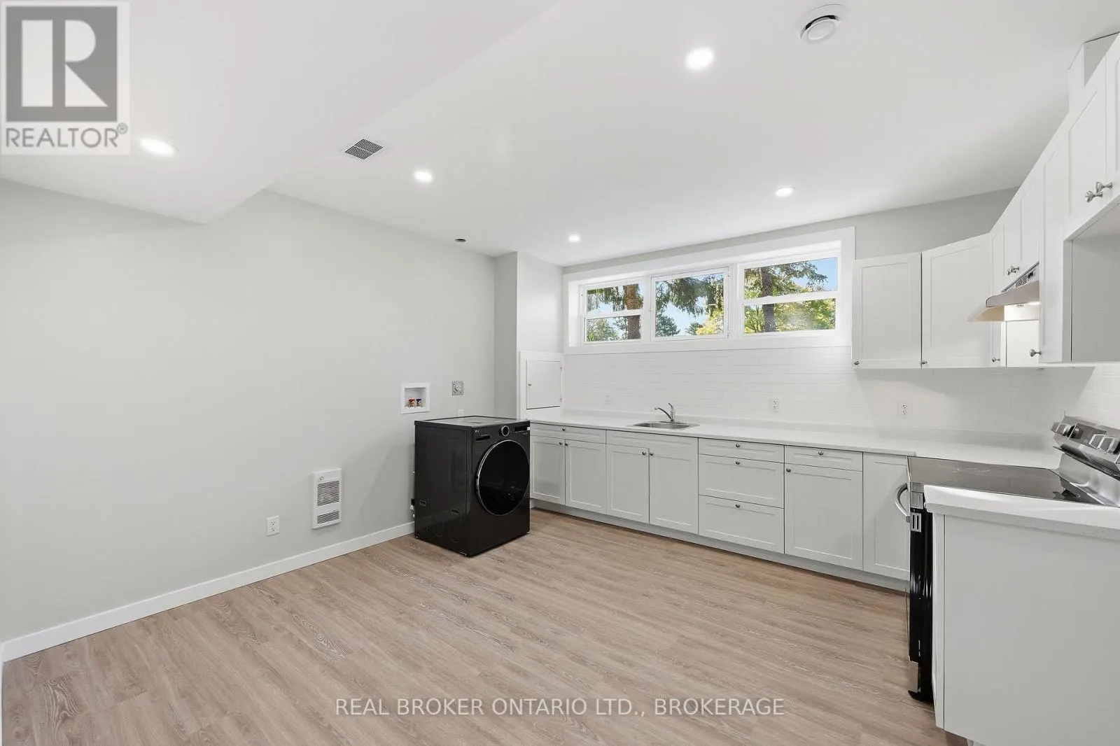 759 HIGH GATE PARK DRIVE