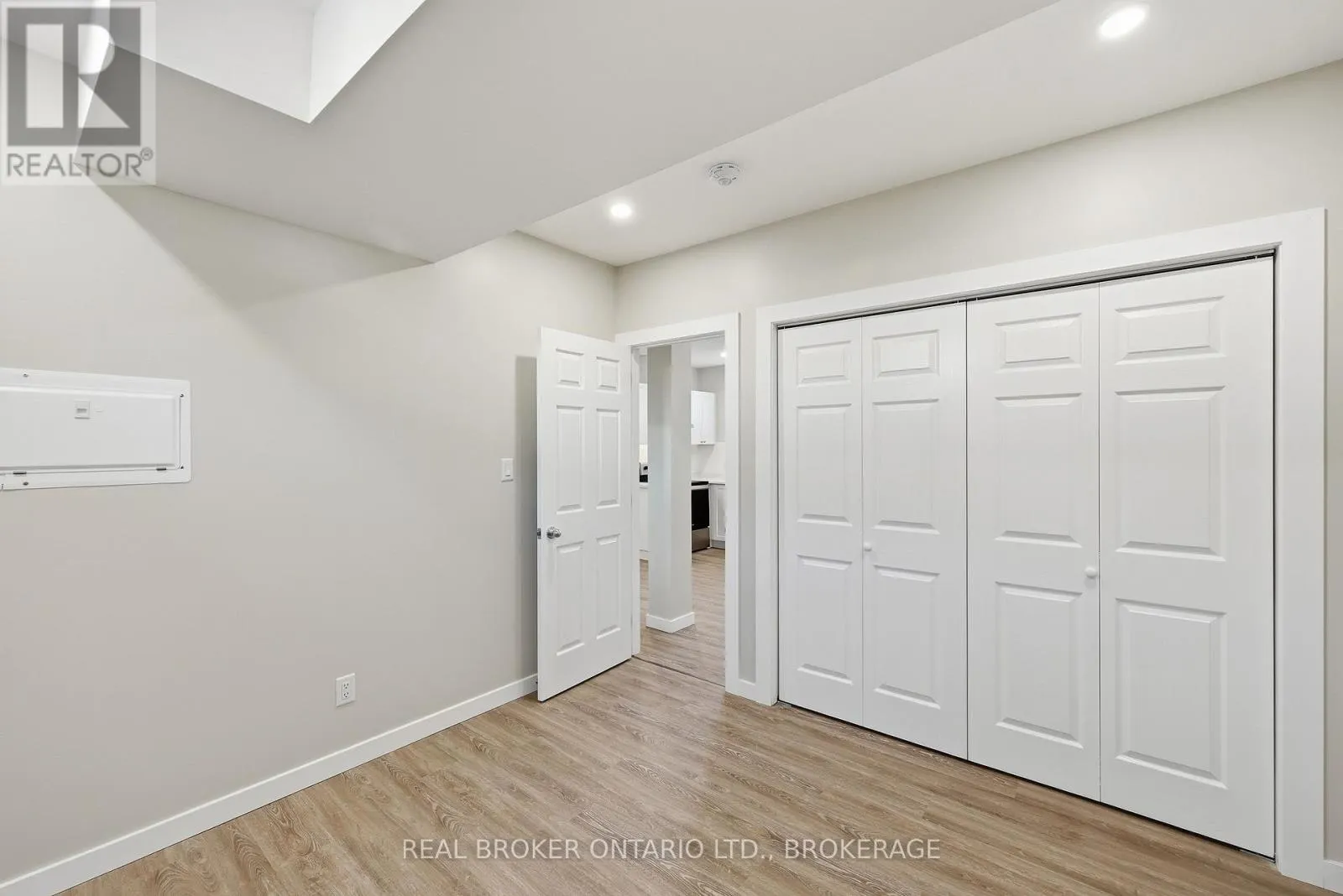 759 HIGH GATE PARK DRIVE