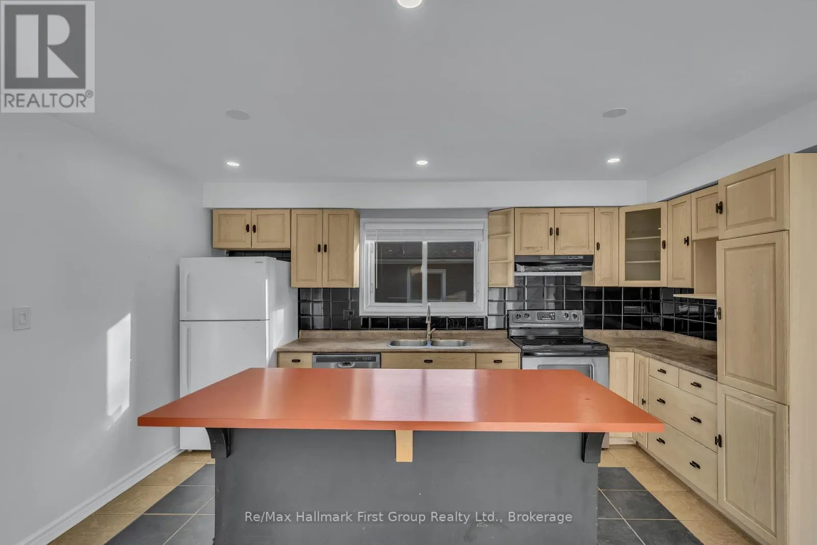 MAIN - 78 COMMERFORD STREET #Main