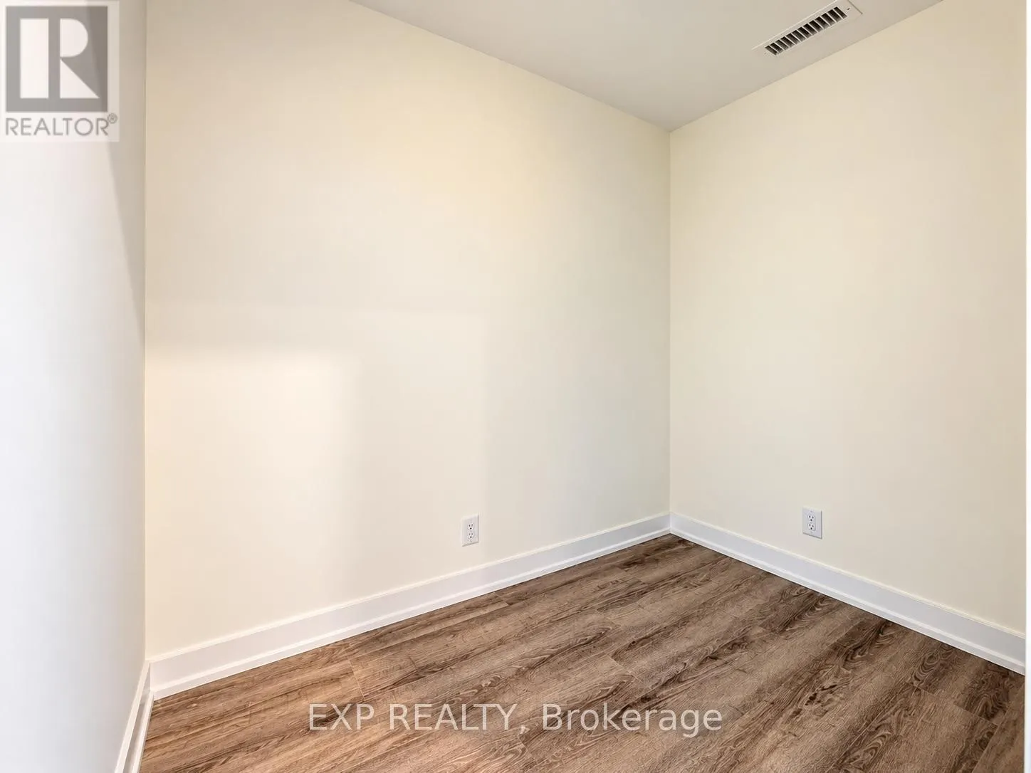226 - 350 PRINCE CHARLES DRIVE S #226