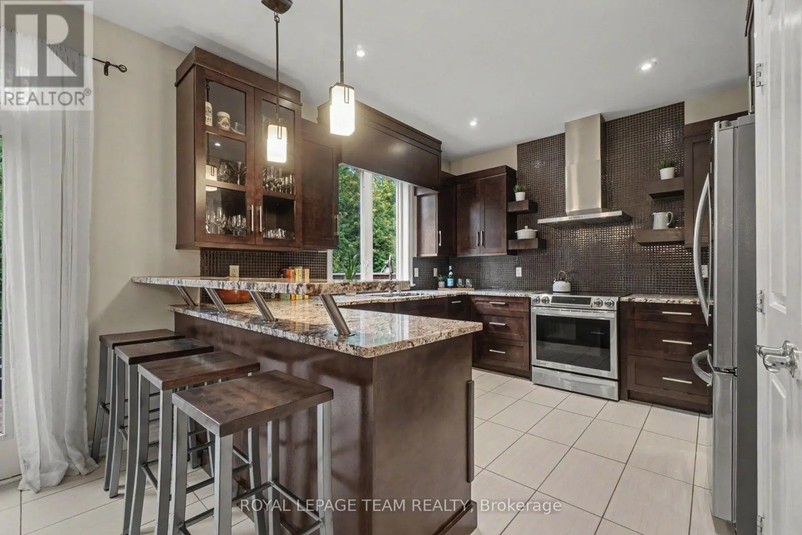 152 WEST RIDGE DRIVE
