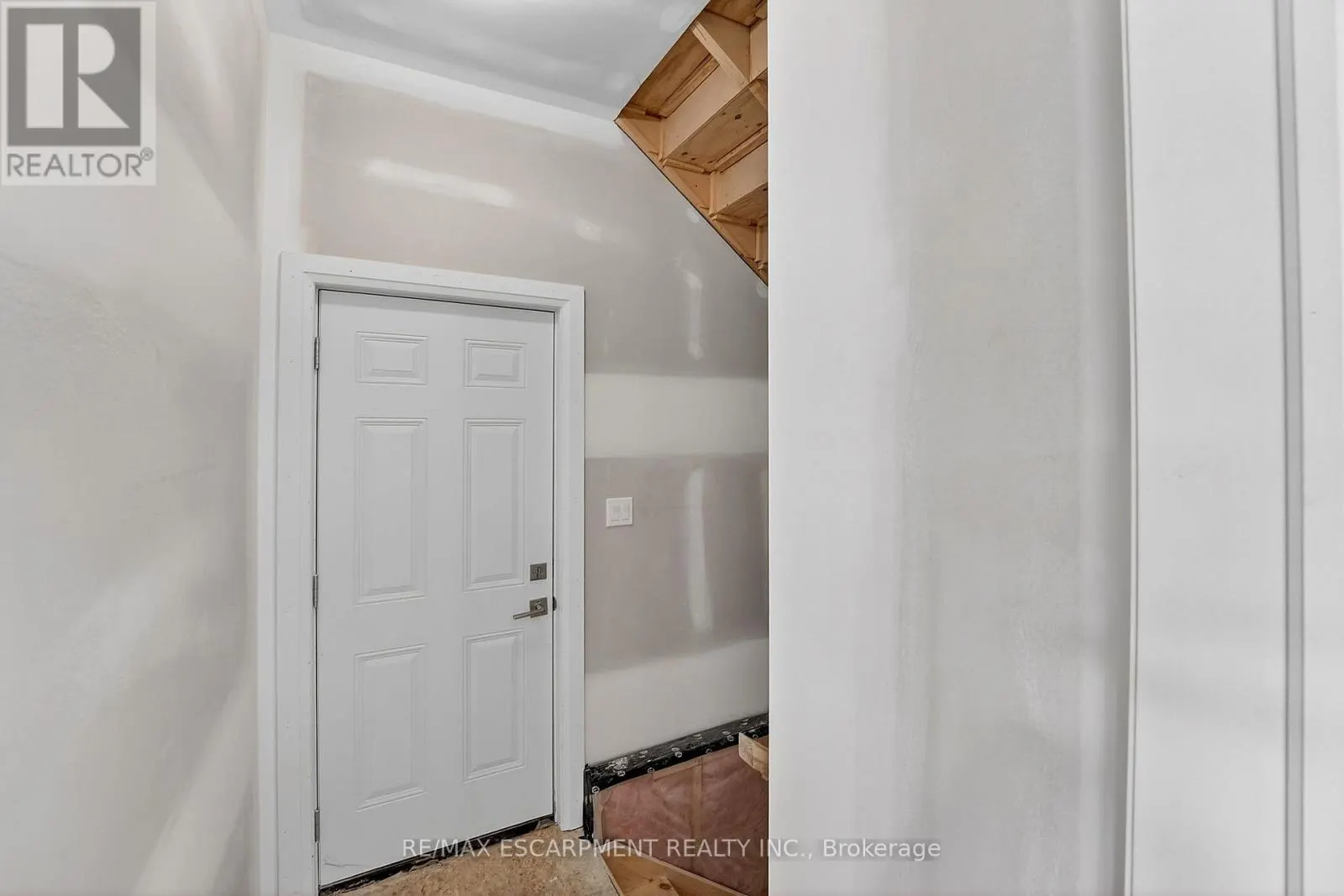 8868 ANGIE DRIVE
