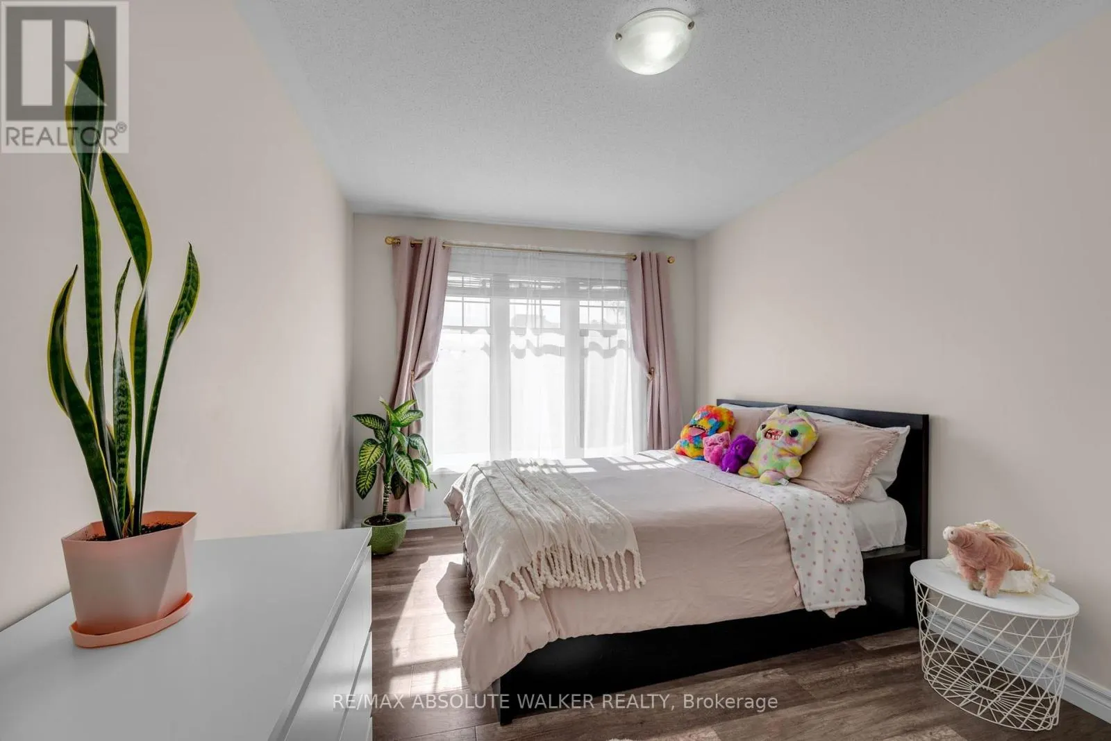 769 HAZELNUT CRESCENT