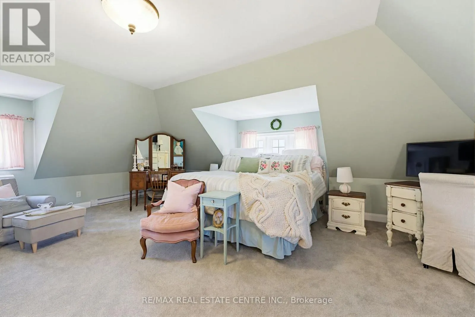 33 BRANT ROAD N